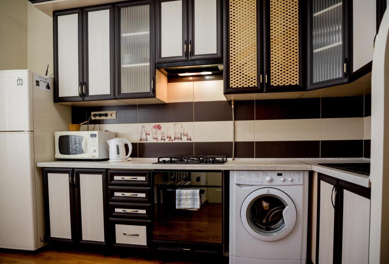 Apartment On Valova Street ลวีฟ ภายนอก รูปภาพ